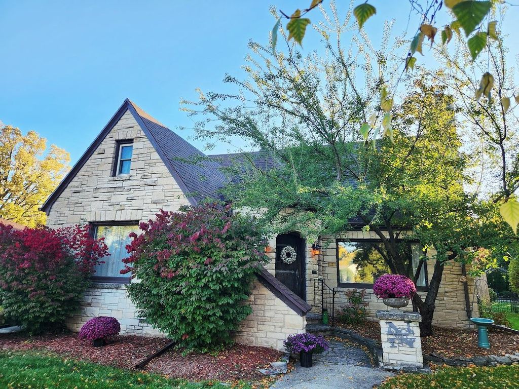 Photo of 685 Grace AVENUE, Fond Du Lac, WI 54935 (MLS # 50317359)