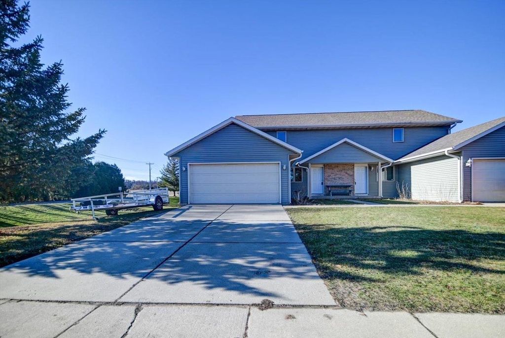 Photo of 1121-1123 Union ROAD, Oregon, WI 53575 (MLS # 2014168)