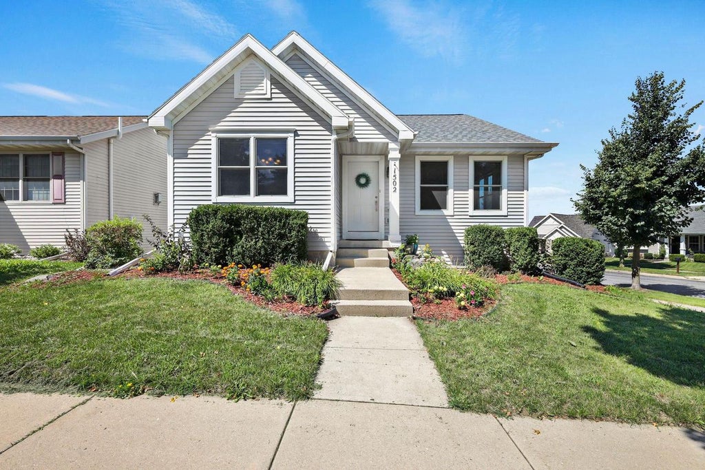 Photo of 1502 Waldorf BOULEVARD, Madison, WI 53719 (MLS # 2030730)