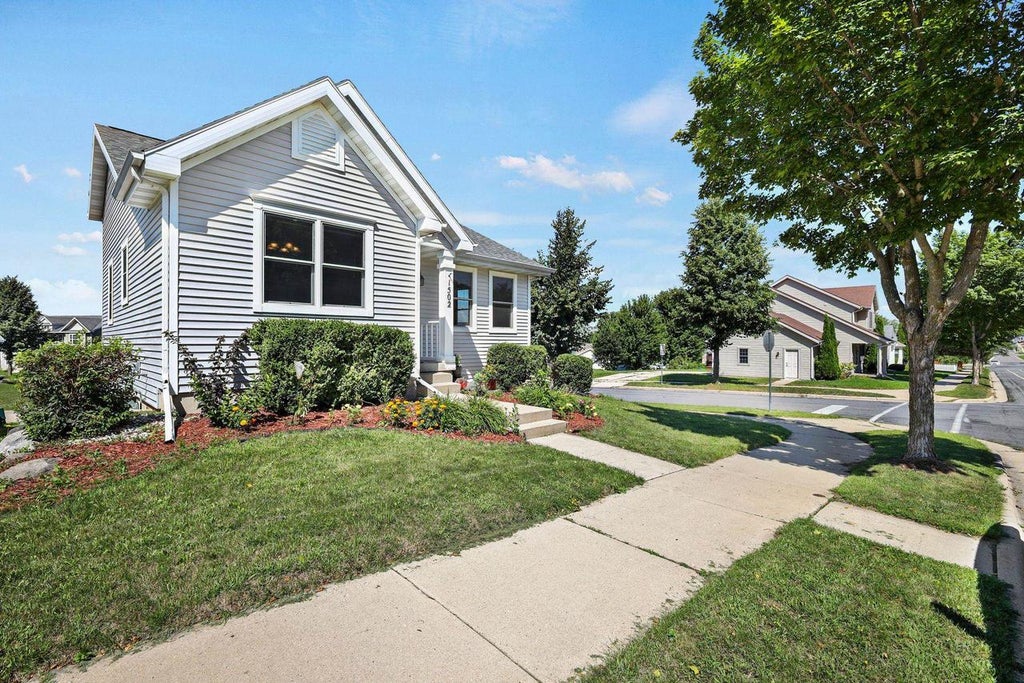 Photo of 1502 Waldorf BOULEVARD, Madison, WI 53719 (MLS # 2030730)