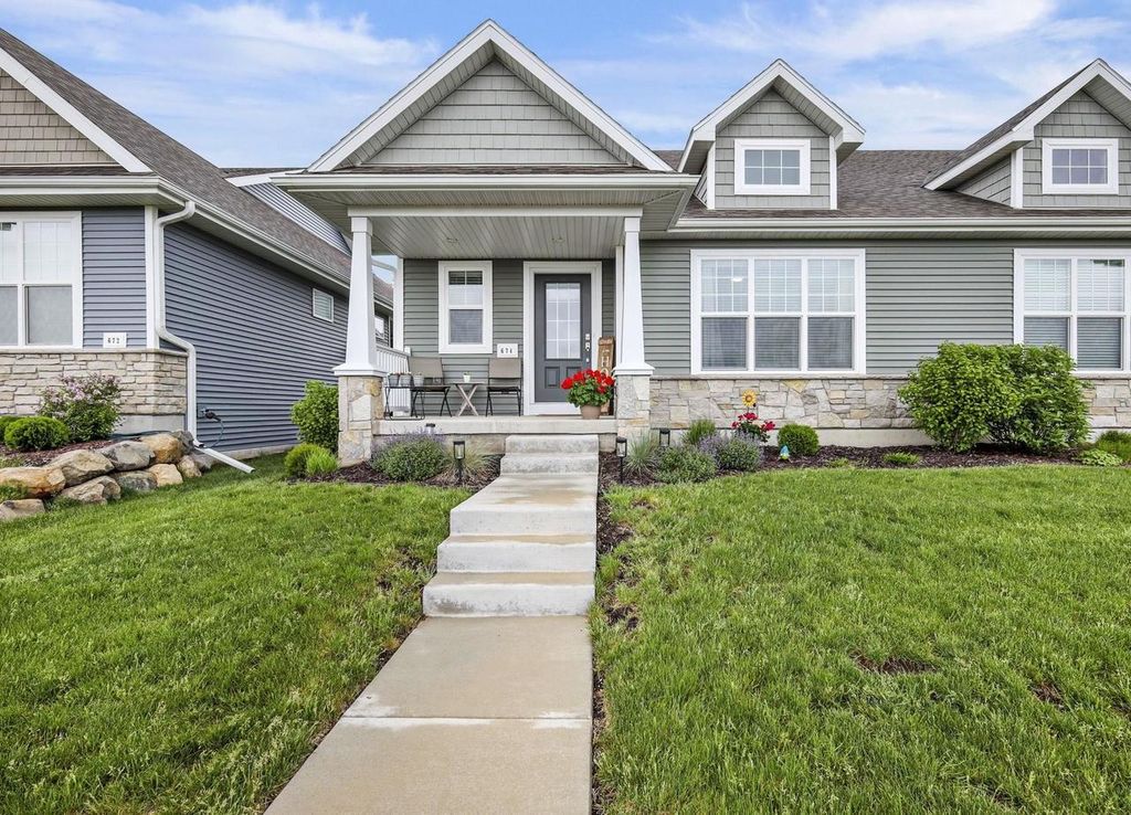 Photo of 674 Hillcrest DRIVE, Waunakee, WI 53597 (MLS # 2024574)