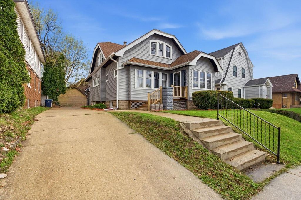 Photo of 2909 N 55th STREET, Milwaukee, WI 53210 (MLS # 1958969)