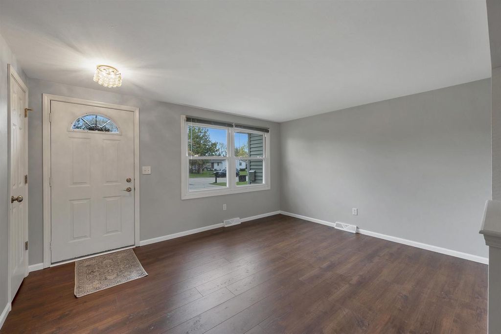 Photo of 2692 Lavender LANE, Green Bay, WI 54313 (MLS # 50325039)