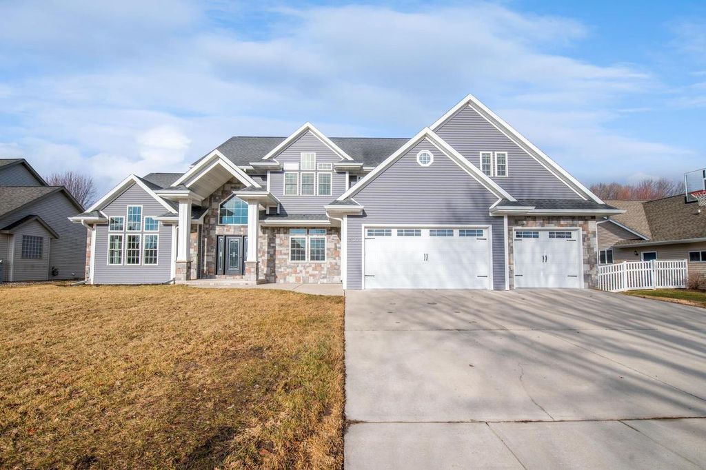 Photo of 657 Black Earth DRIVE, De Pere, WI 54115 (MLS # 50321350)