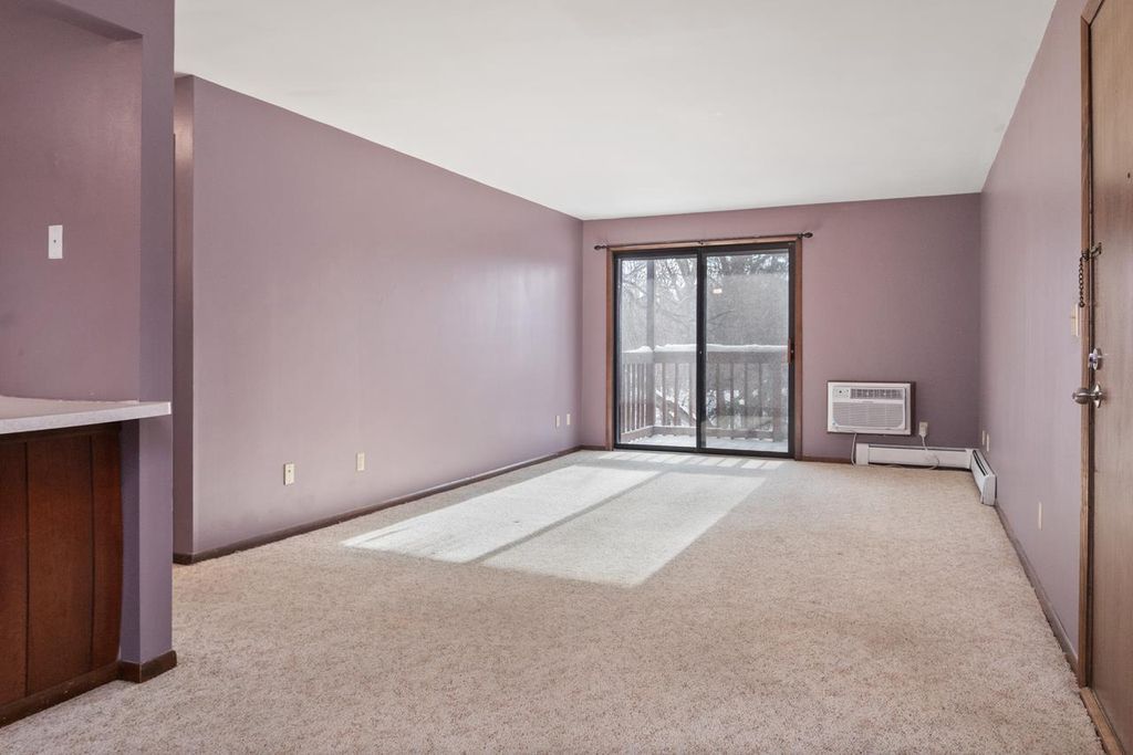 Photo of 2672 Humboldt ROAD #4, Green Bay, WI 54311 (MLS # 50319327)