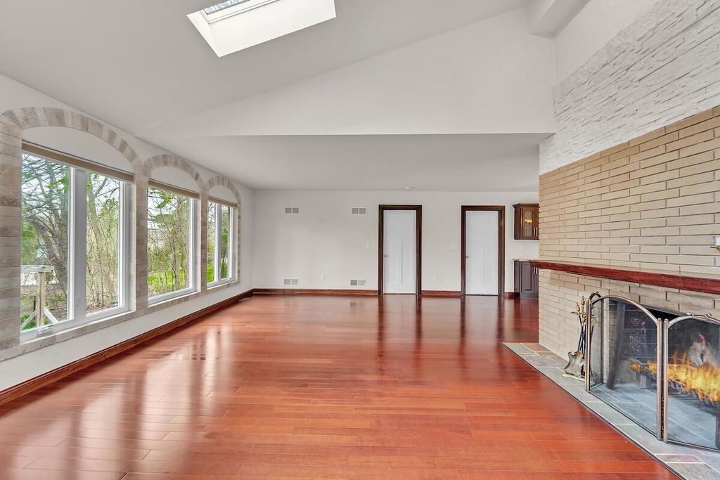 Photo of 8408 N Lake DRIVE, Fox Point, WI 53217 (MLS # 1955370)