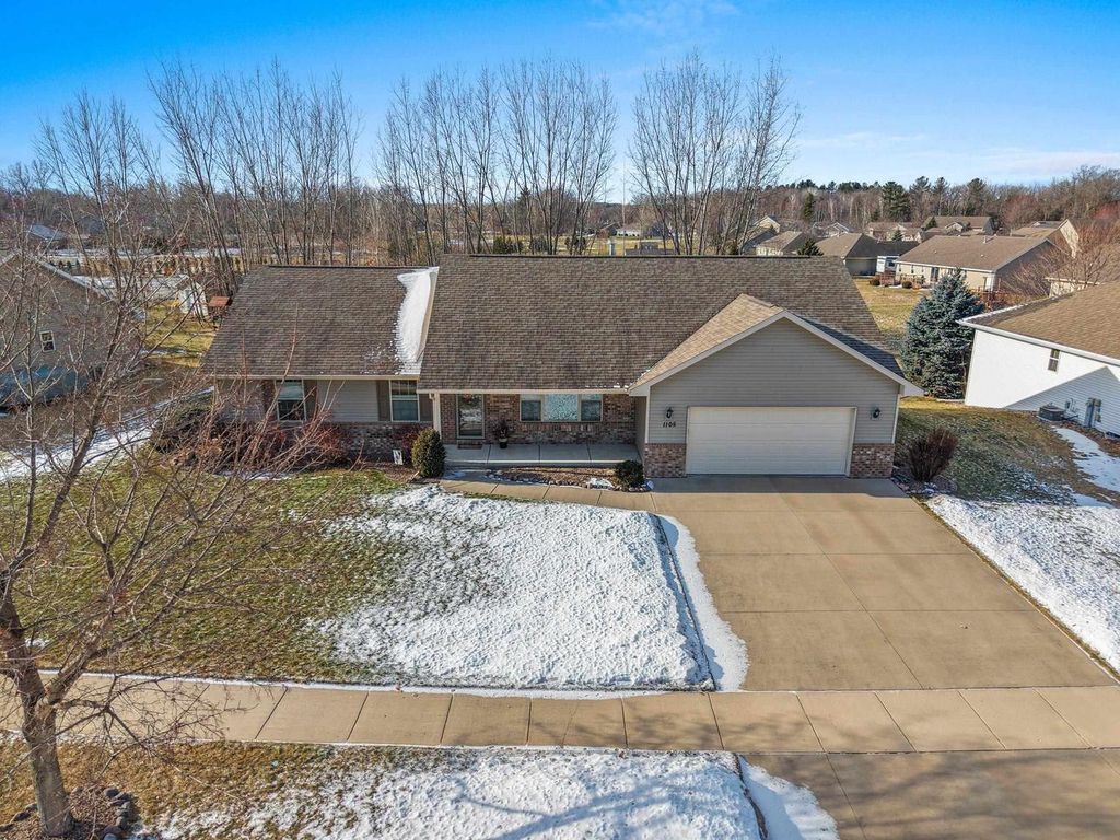 Photo of 1105 Faversham WAY, Green Bay, WI 54313 (MLS # 50320079)
