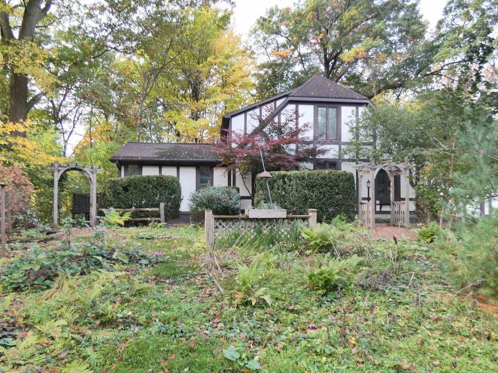 Photo of 2044 Ann LANE, Green Bay, WI 54304 (MLS # 50317271)
