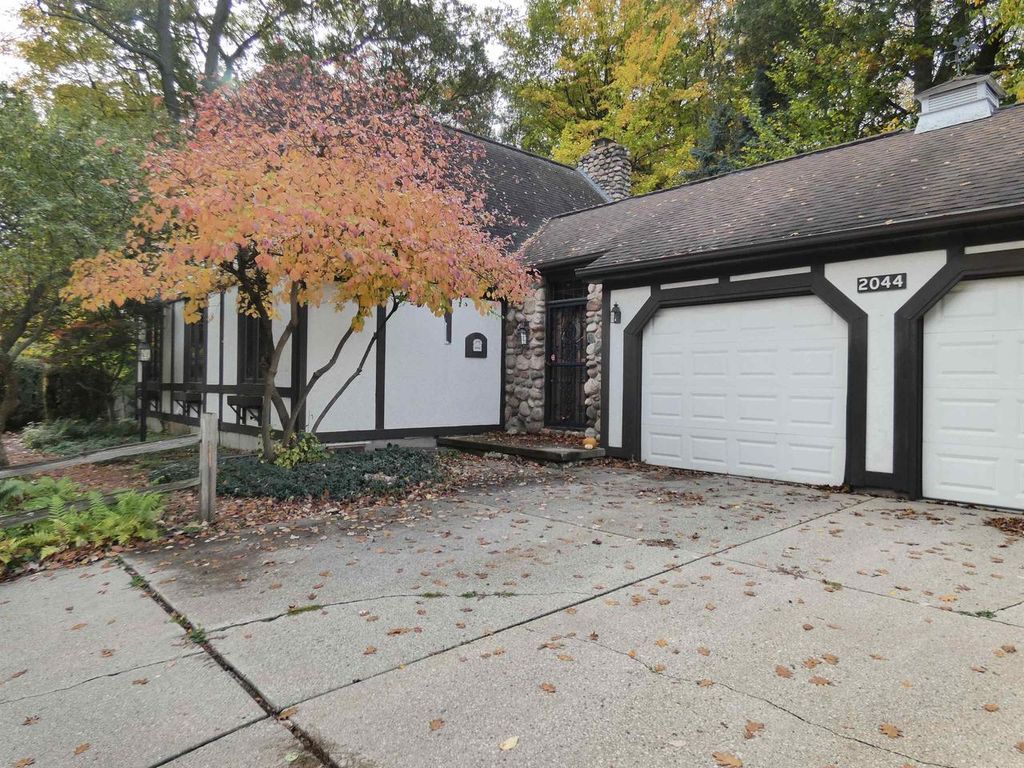 Photo of 2044 Ann LANE, Green Bay, WI 54304 (MLS # 50317271)