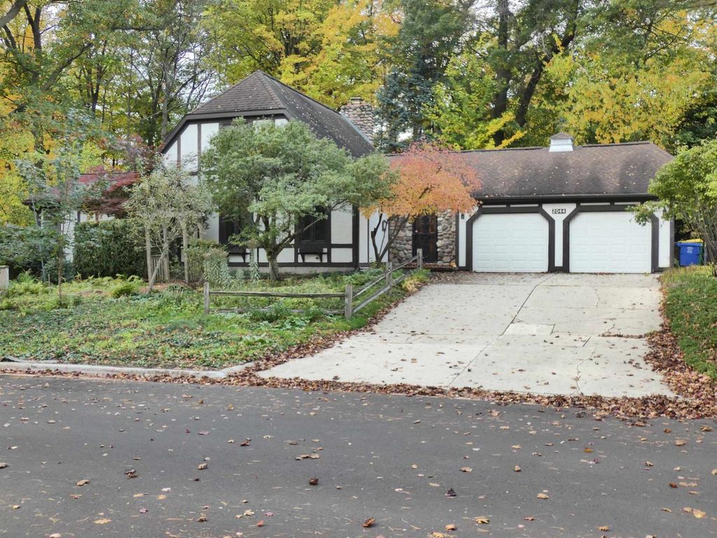Photo of 2044 Ann LANE, Green Bay, WI 54304 (MLS # 50317271)
