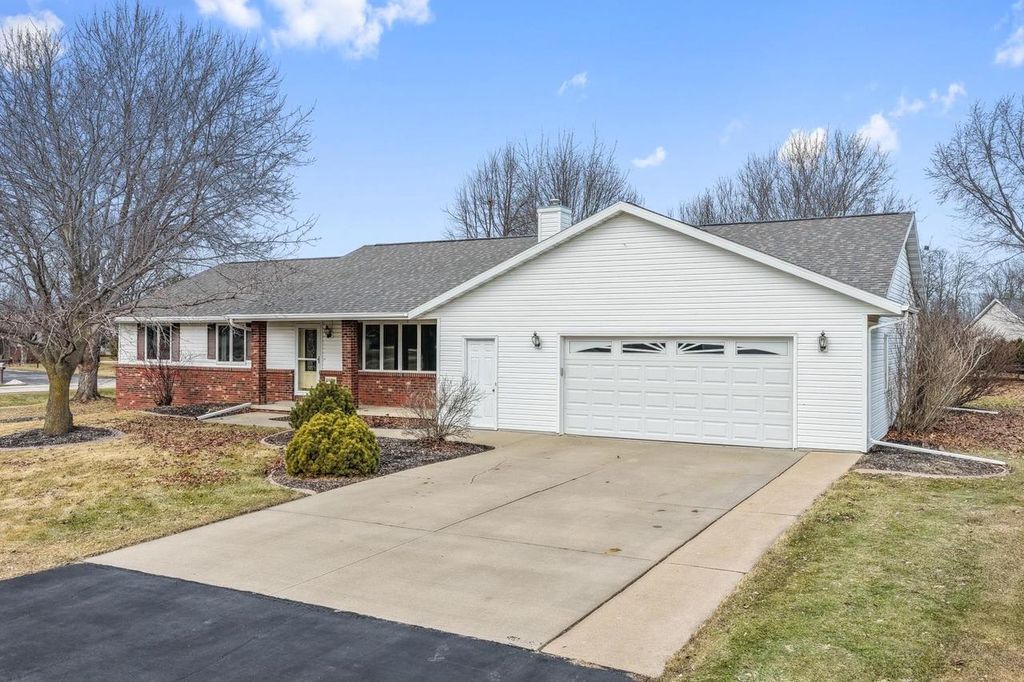 Photo of W6736 Greenwillow LANE, Greenville, WI 54942 (MLS # 50321323)