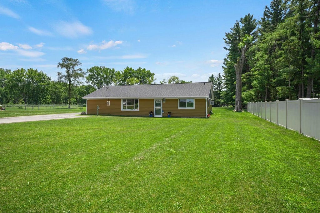 Photo of 4705 Meadowview ROAD, Madison, WI 53711 (MLS # 2026961)