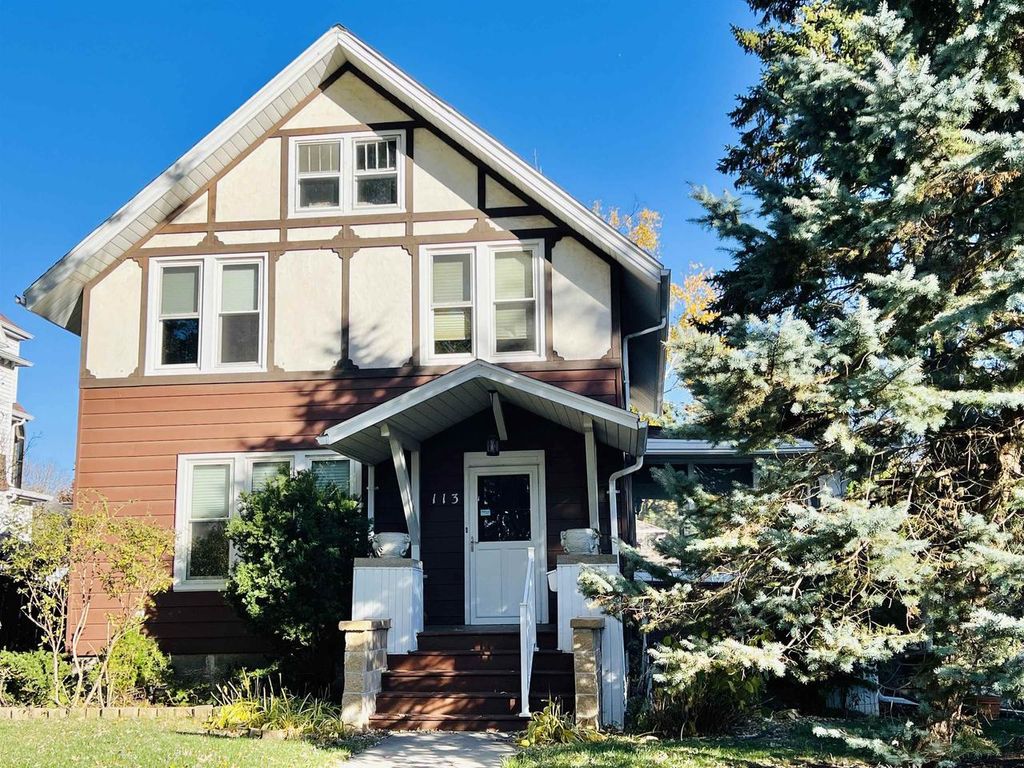 Photo of 113 N Vita AVENUE, Beaver Dam, WI 53916 (MLS # 2011744)