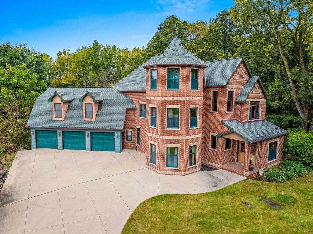 Photo of 2133 Palmer COURT, Green Bay, WI 54311 (MLS # 50317157)
