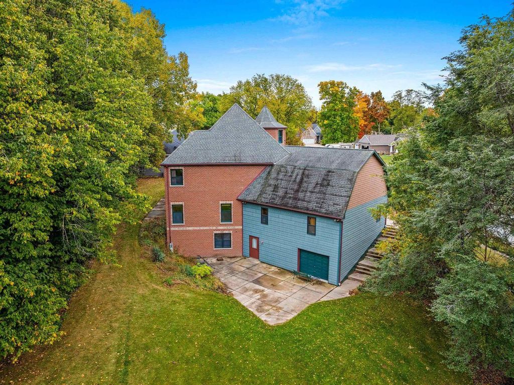 Photo of 2133 Palmer COURT, Green Bay, WI 54311 (MLS # 50317157)