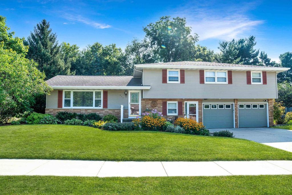 Photo of 503 Birkinbine DRIVE, Sun Prairie, WI 53590 (MLS # 2019852)