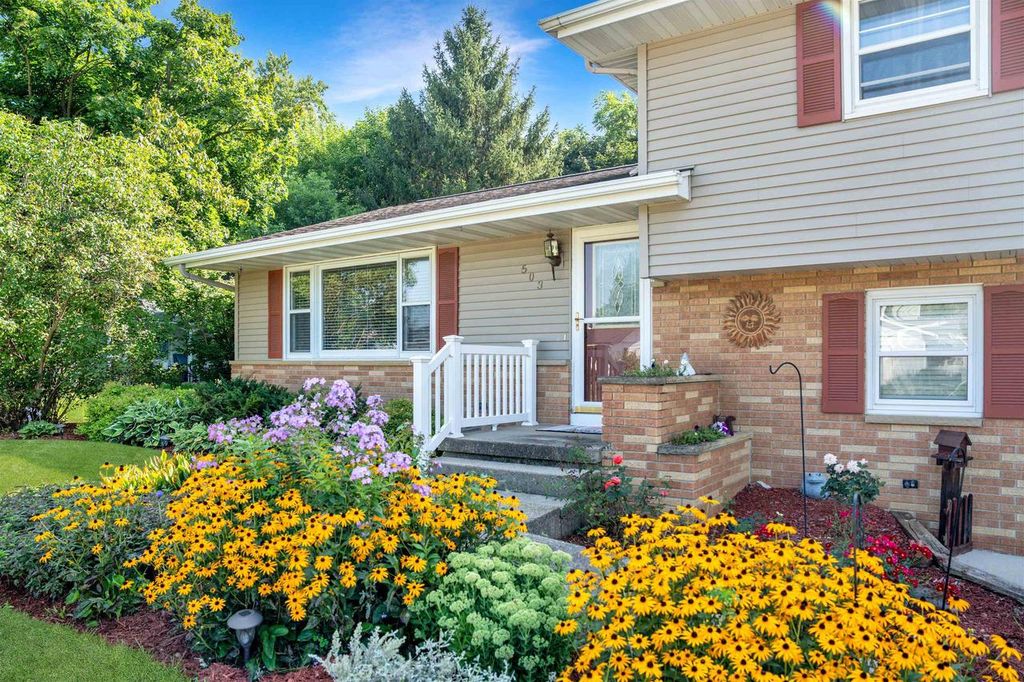 Photo of 503 Birkinbine DRIVE, Sun Prairie, WI 53590 (MLS # 2019852)