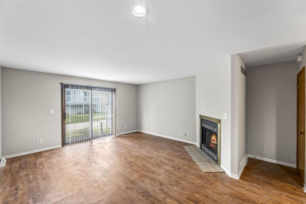 Photo of 805 S Imperial DRIVE, Hartland, WI 53029 (MLS # 1955755)