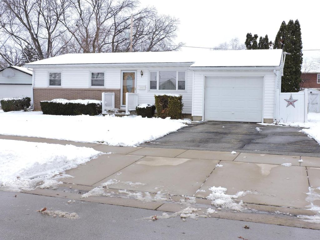 Photo of 1003 Peterson STREET, Fort Atkinson, WI 53538 (MLS # 1947673)