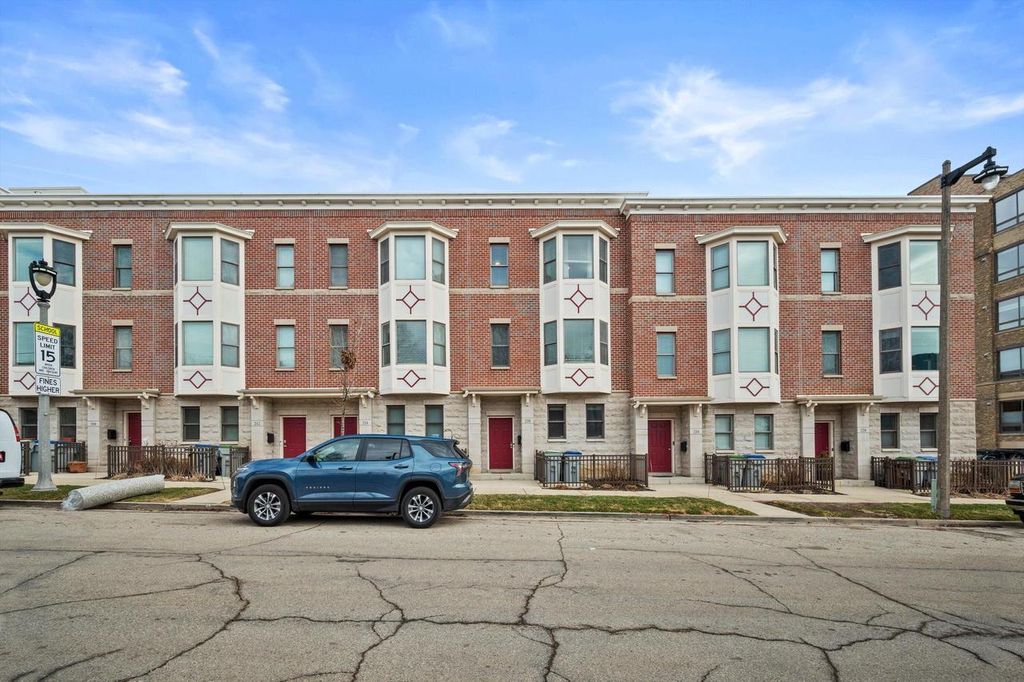 Photo of 220 E Reservoir AVENUE, Milwaukee, WI 53212 (MLS # 1954995)