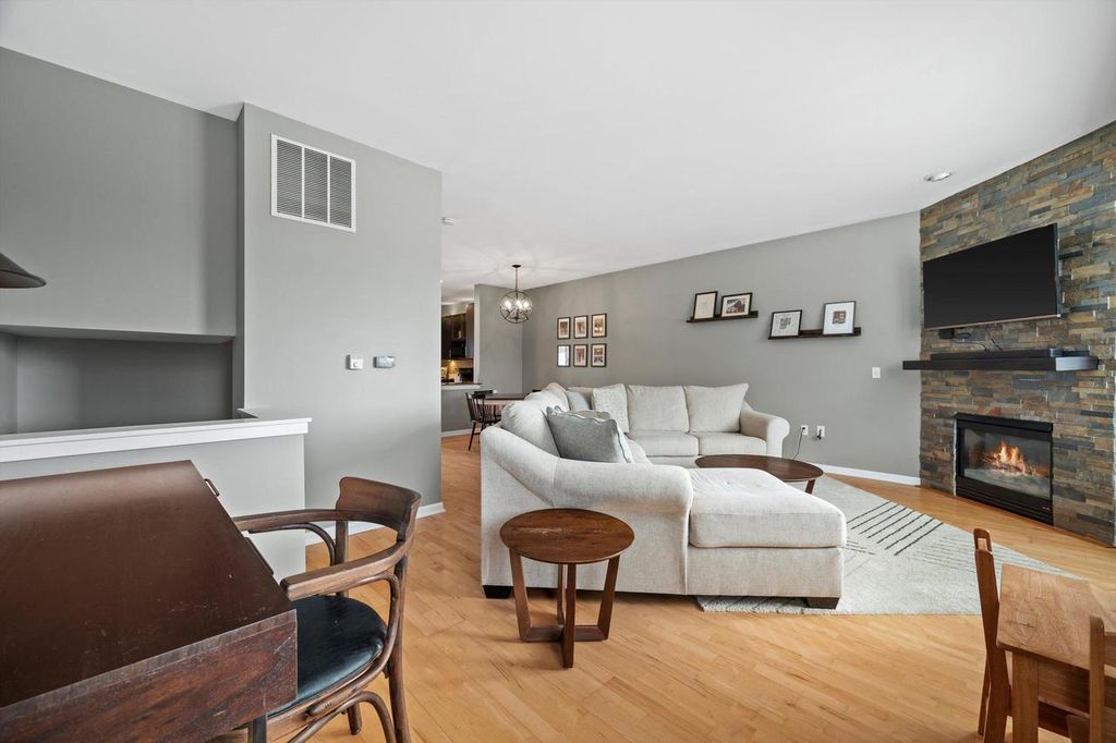 Photo of 220 E Reservoir AVENUE, Milwaukee, WI 53212 (MLS # 1954995)