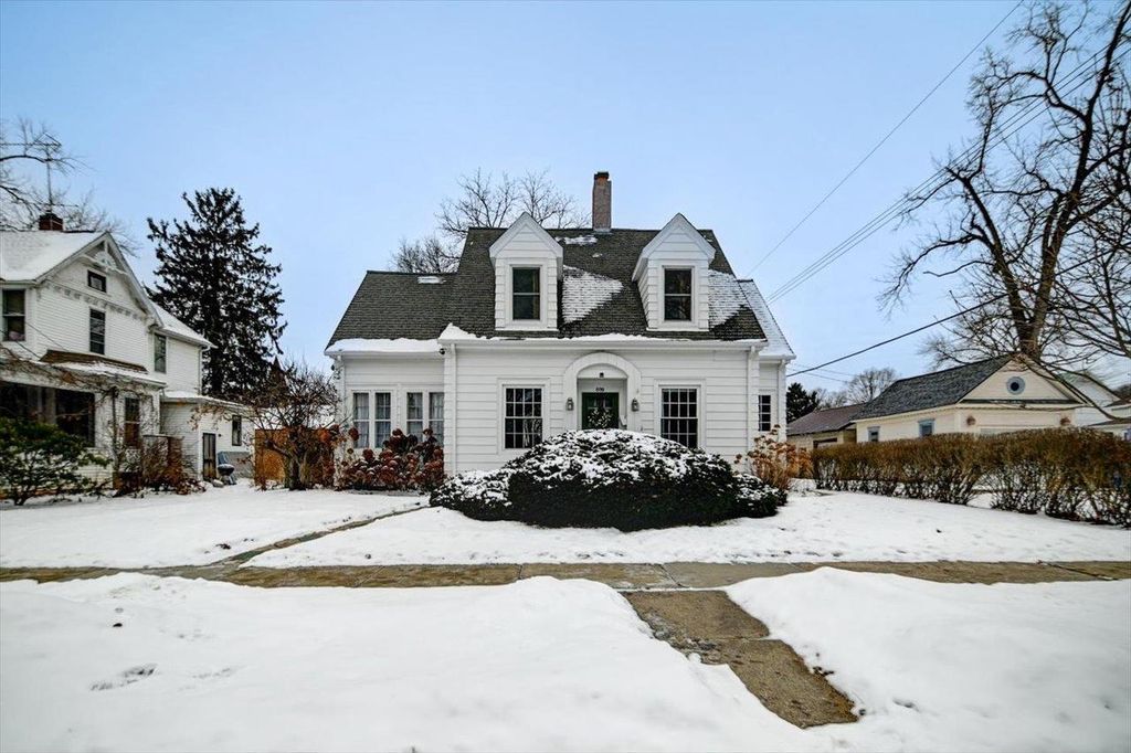 Photo of 809 Oak STREET, Baraboo, WI 53913 (MLS # 2014253)