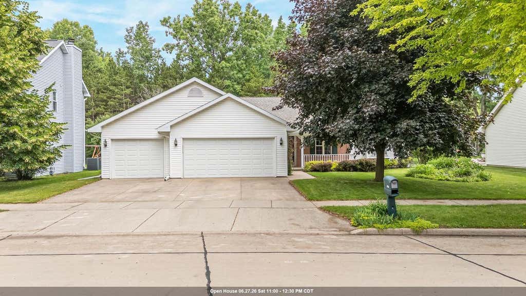 Photo of 1424 E Keystone LANE, Appleton, WI 54913 (MLS # 50328192)