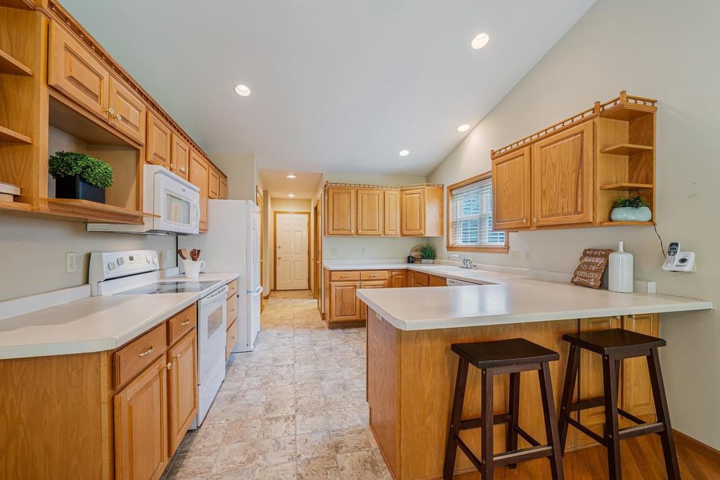 Photo of 1424 E Keystone LANE, Appleton, WI 54913 (MLS # 50328192)