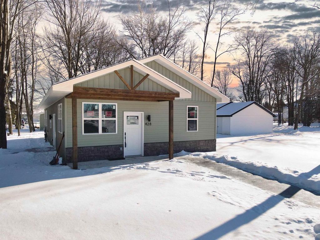 Photo of 428 S Brown AVENUE, Peshtigo, WI 54157 (MLS # 50319589)