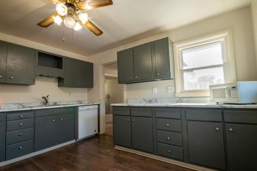 Photo of 1412 Craig AVENUE, Janesville, WI 53545 (MLS # 2011385)