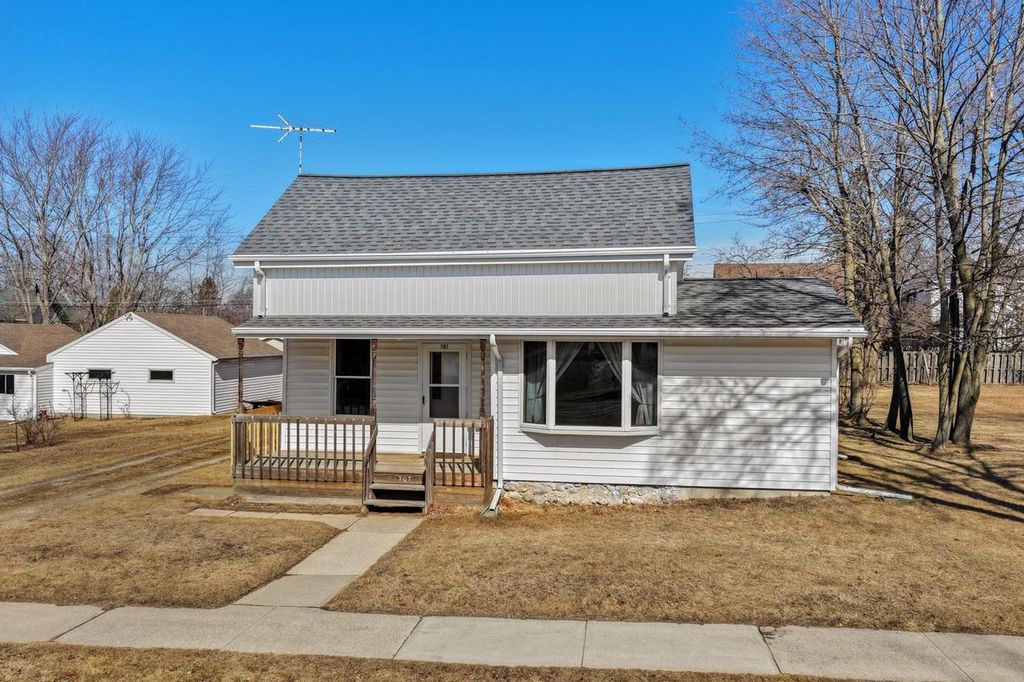Photo of 707 Cleveland AVENUE, Algoma, WI 54201 (MLS # 50321900)