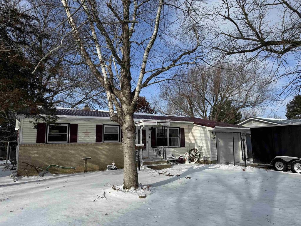 Photo of 1310 Monterey LANE, Janesville, WI 53546 (MLS # 2014142)