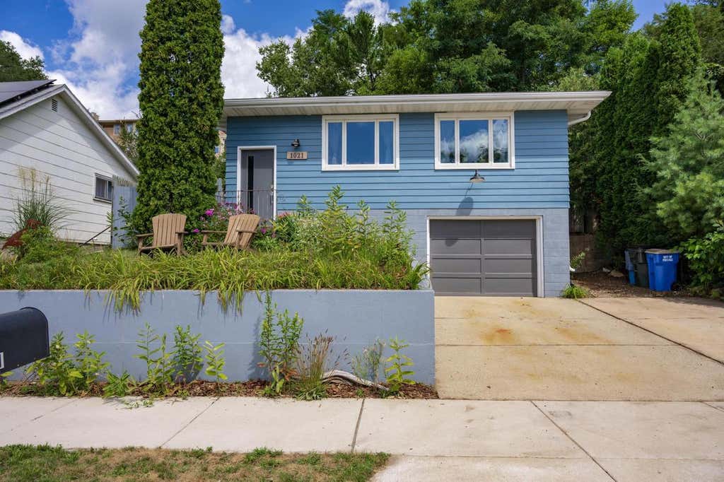 Photo of 1021 W Conant STREET, Portage, WI 53901 (MLS # 2030951)