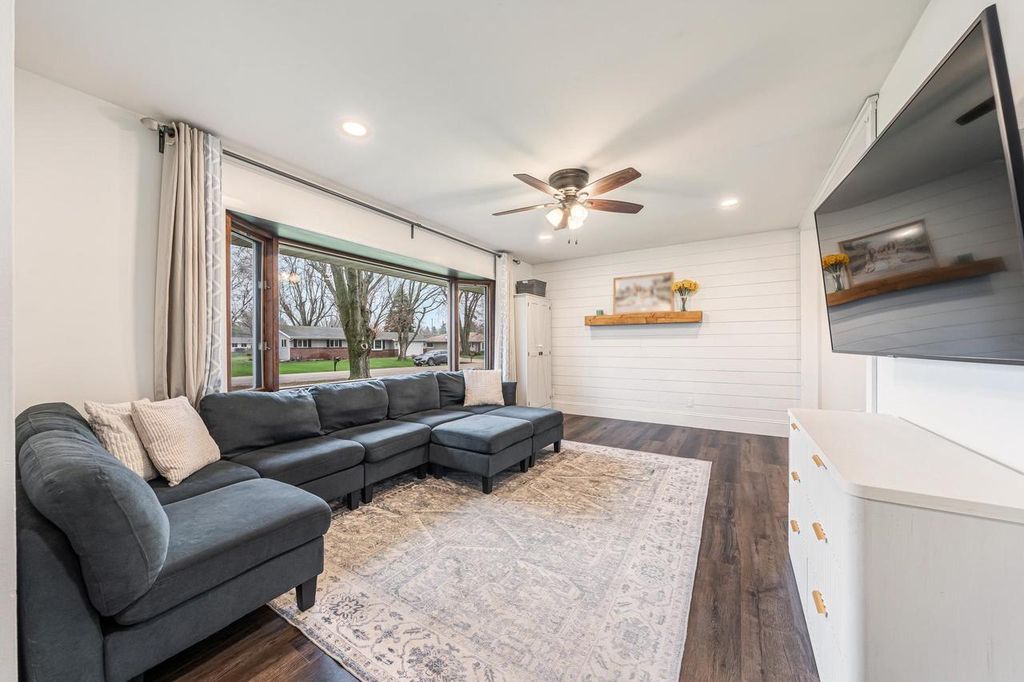 Photo of 833 Butte STREET, Neenah, WI 54956 (MLS # 50323782)