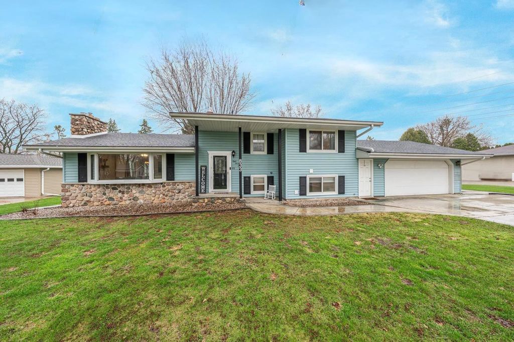 Photo of 833 Butte STREET, Neenah, WI 54956 (MLS # 50323782)