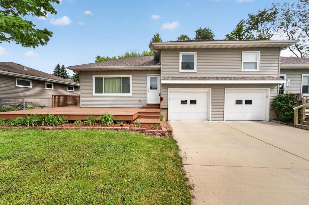 Photo of 203 Fairview COURT, Waunakee, WI 53597 (MLS # 2024241)