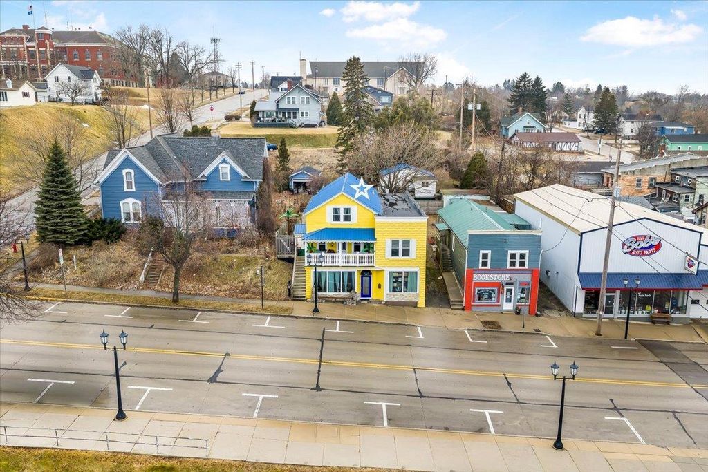 Photo of 517 Milwaukee STREET, Kewaunee, WI 54216 (MLS # 50321983)