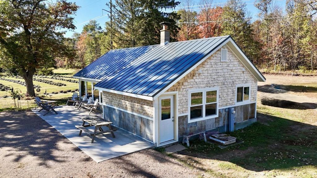 Photo of W6098 E Stelling ROAD, Tomahawk, WI 54487 (MLS # 22600446)