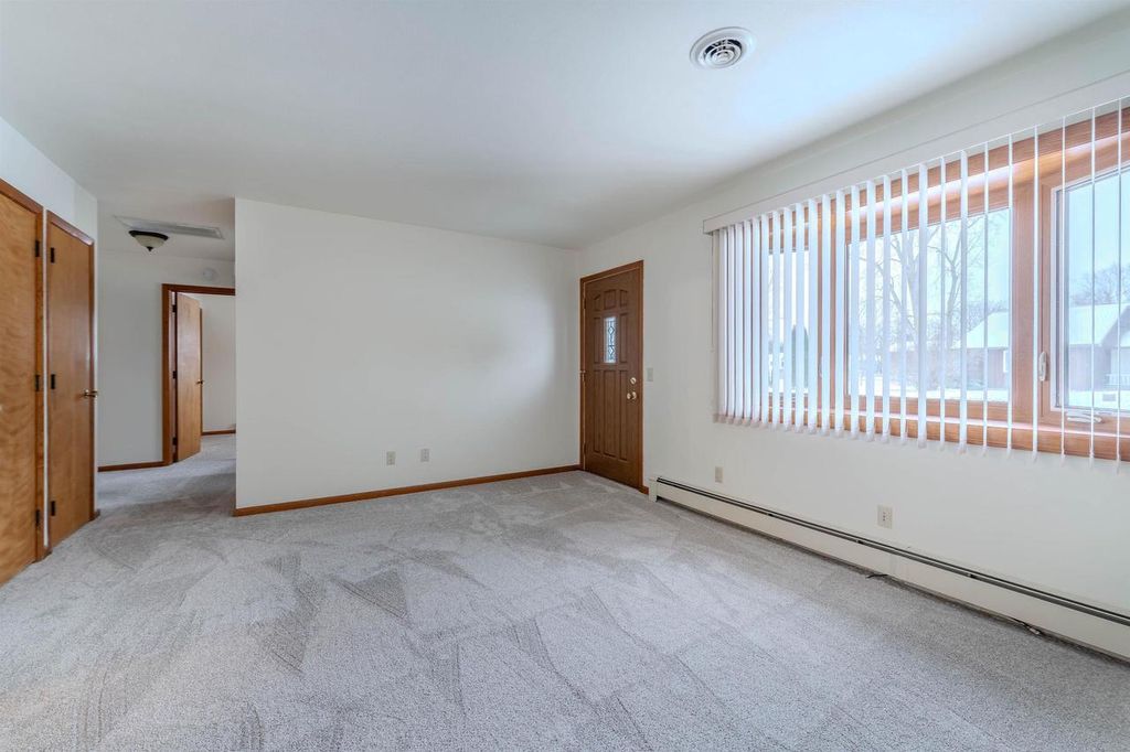 Photo of 680 Glendale AVENUE, Oshkosh, WI 54901 (MLS # 50320819)