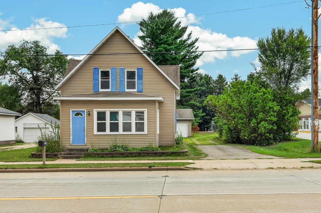 Photo of 525 W Bannerman AVENUE, Redgranite, WI 54970 (MLS # 2030722)
