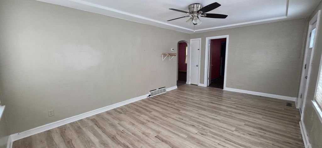 Photo of 10700 W Manor Park DRIVE, West Allis, WI 53227 (MLS # 1946194)