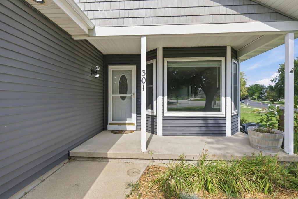 Photo of 301 Prairie Grass TRAIL, Deforest, WI 53532 (MLS # 2029841)