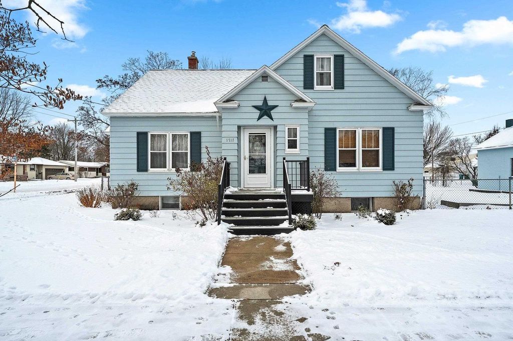 Photo of 1717 Church STREET, Marinette, WI 54143 (MLS # 50326455)