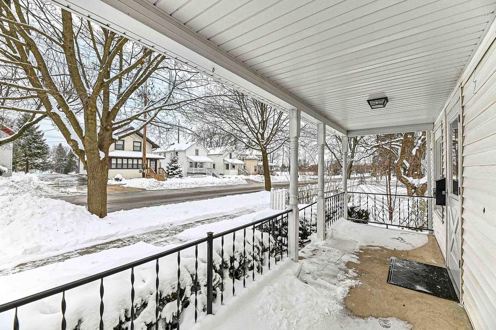 Photo of 925 E Wisconsin STREET, Delavan, WI 53115 (MLS # 1944499)