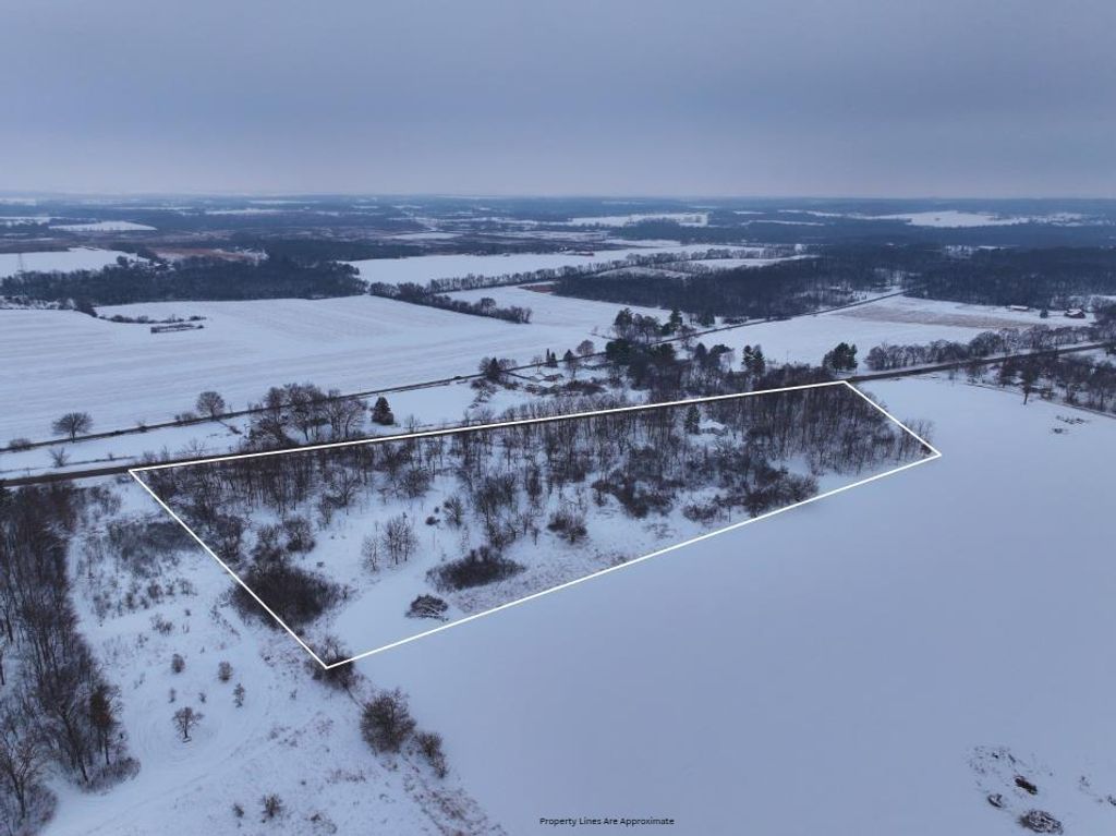 Photo of 6644 W State Road 81, Beloit, WI 53511 (MLS # 2013363)