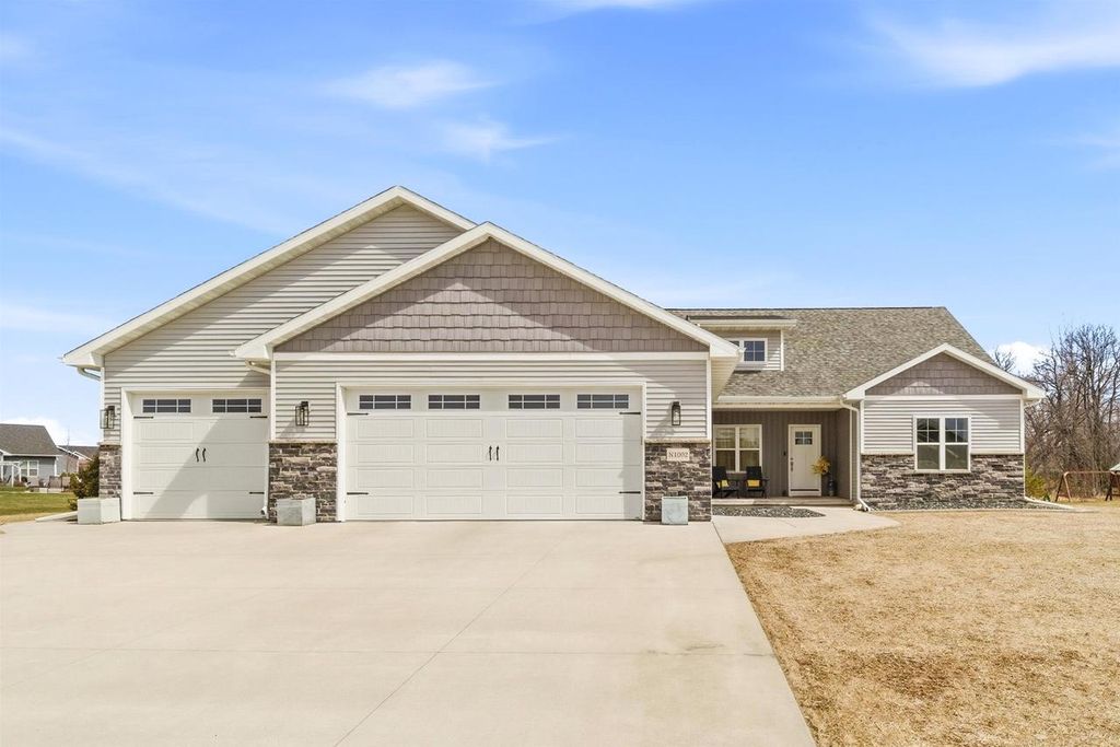 Photo of N1002 Alexandra WAY, Greenville, WI 54942 (MLS # 50323249)