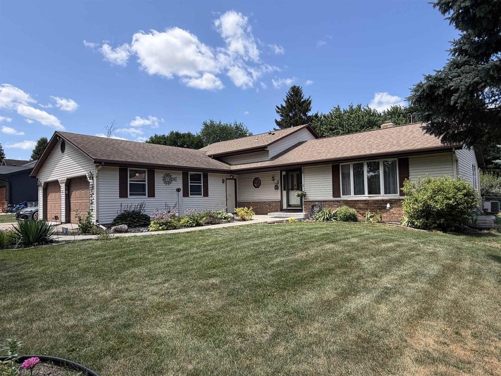 Photo of 5201 N Grandeur DRIVE, Milton, WI 53563 (MLS # 2028667)