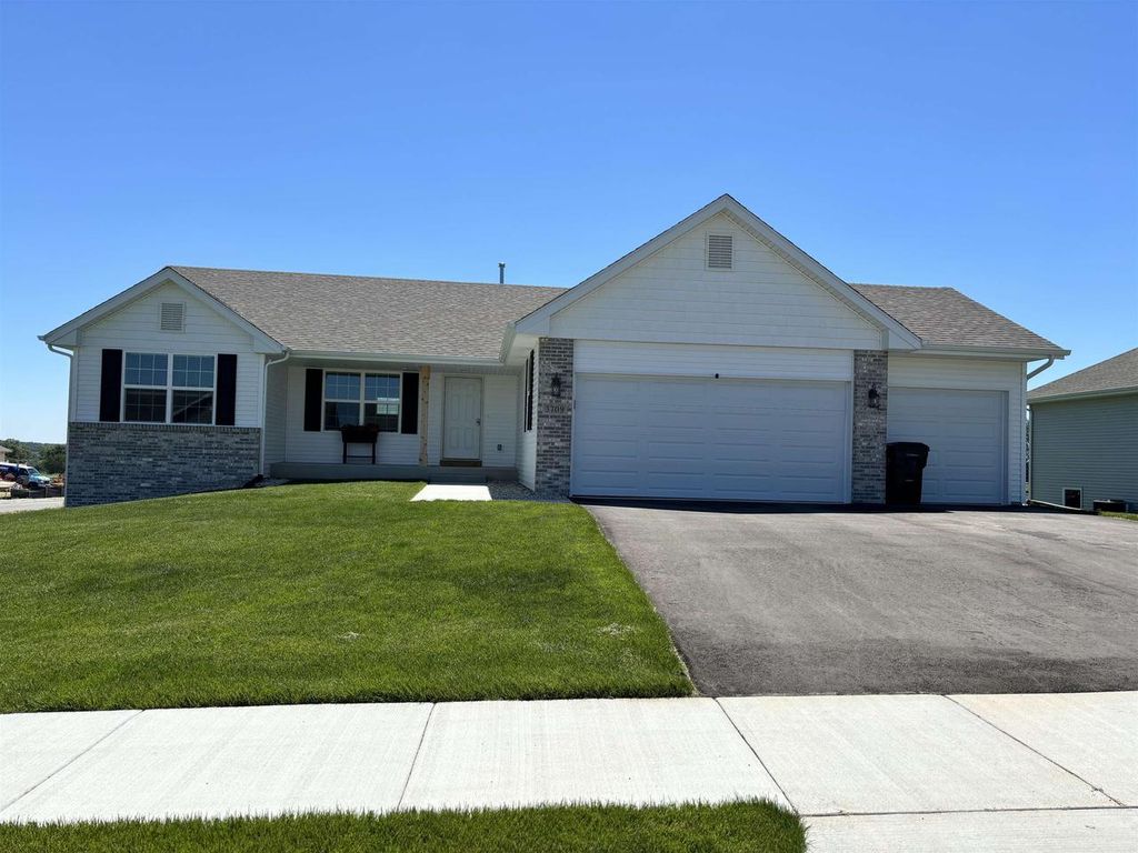 Photo of 3709 Prairie Falcon PASS, Beloit, WI 53511 (MLS # 2016424)