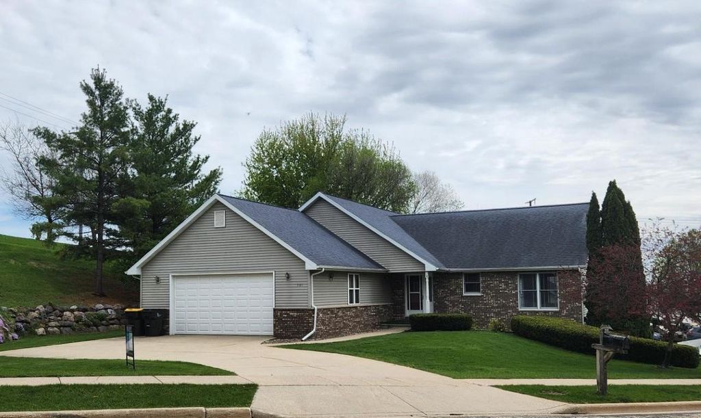 Photo of 301 Douglas COURT, Barneveld, WI 53507 (MLS # 2019018)