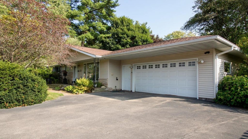 Photo of 2705 Jelinek AVENUE, Weston, WI 54476 (MLS # 22604595)